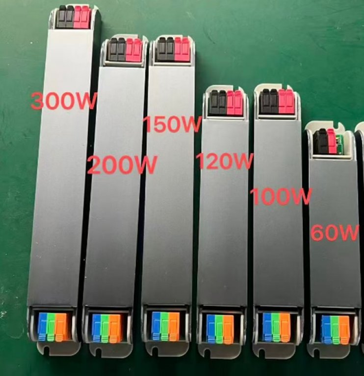 محول 24 فولت رفيع 4 امبير liper 150W SLIM